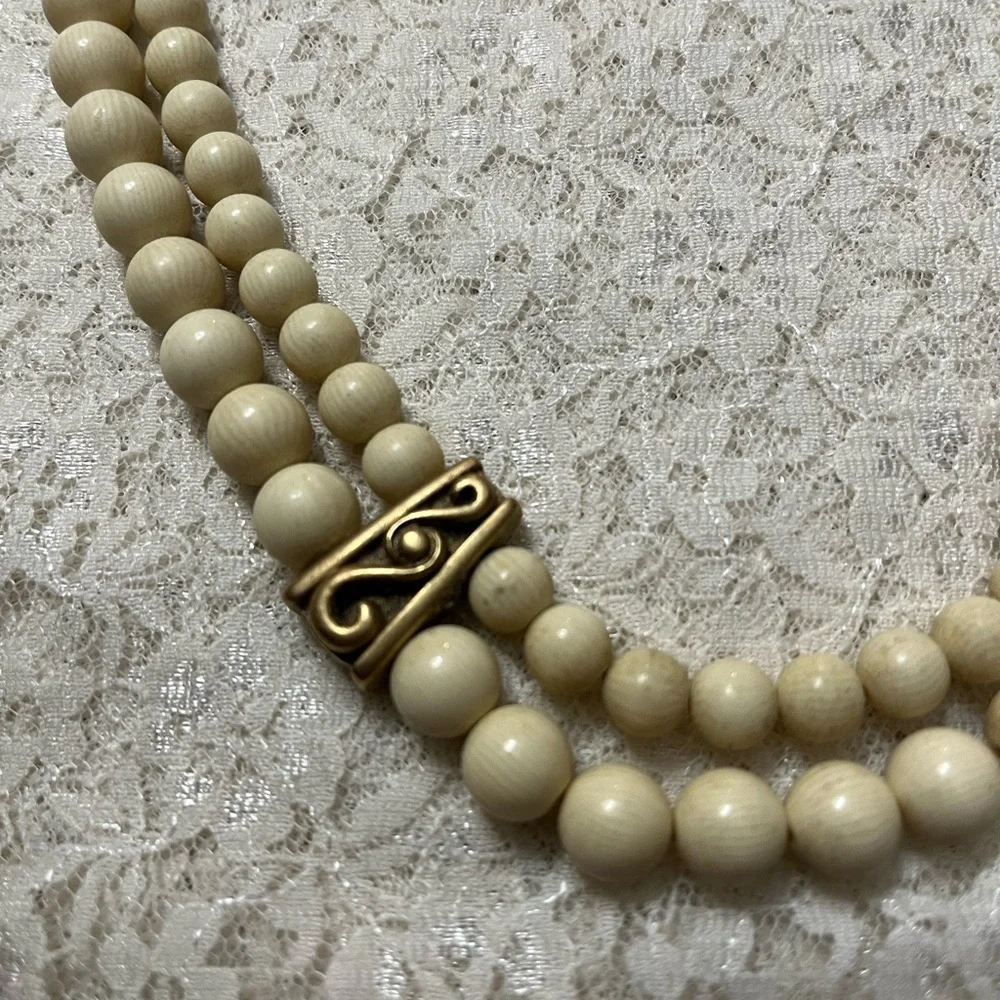Napier/vintage lucite cream beaded 2 strand necklace, 16”